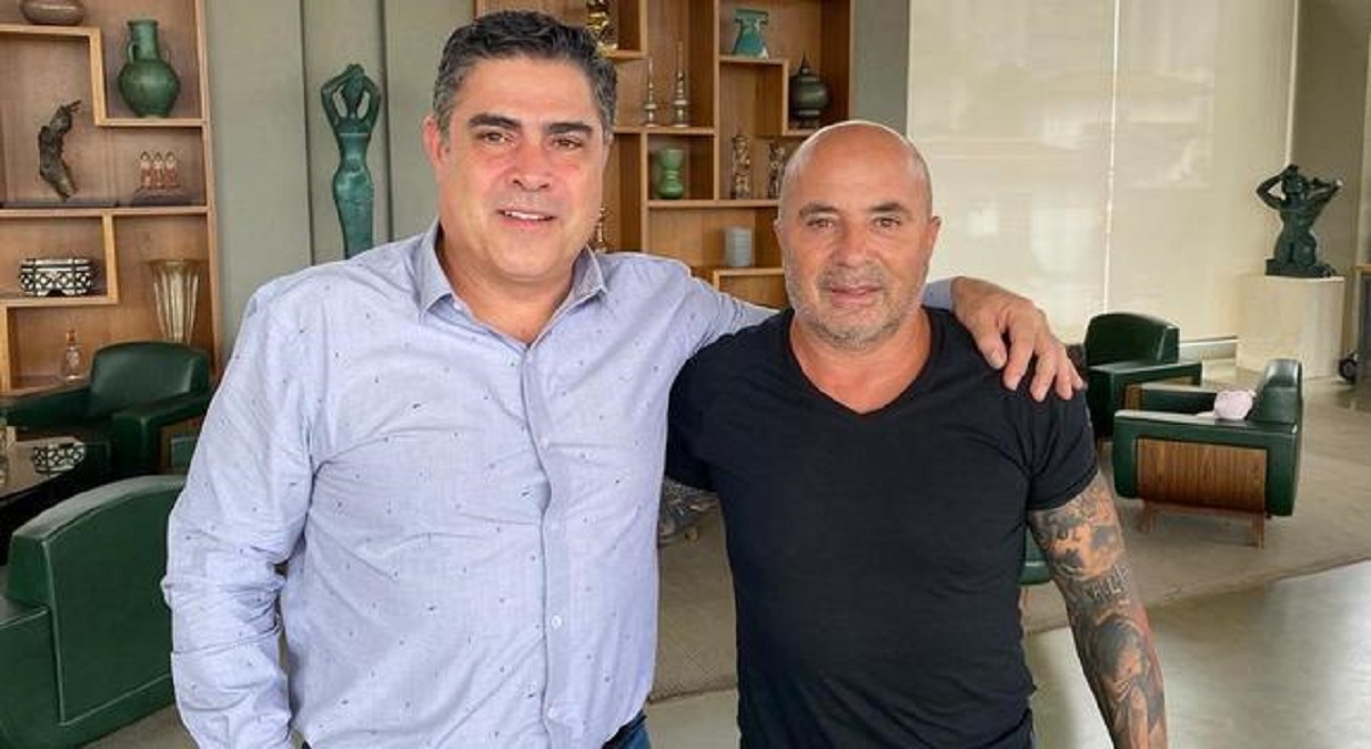 Ex-presidente do Atlético-MG revela negociações com Pratto e Rodrigo Caetano, além do desgaste do elenco com Sampaoli