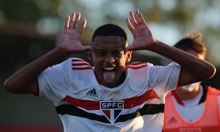 Caio, autor de dois gols do São Paulo na vitória sobre o Ceará, pelo Brasileiro Sub-17
