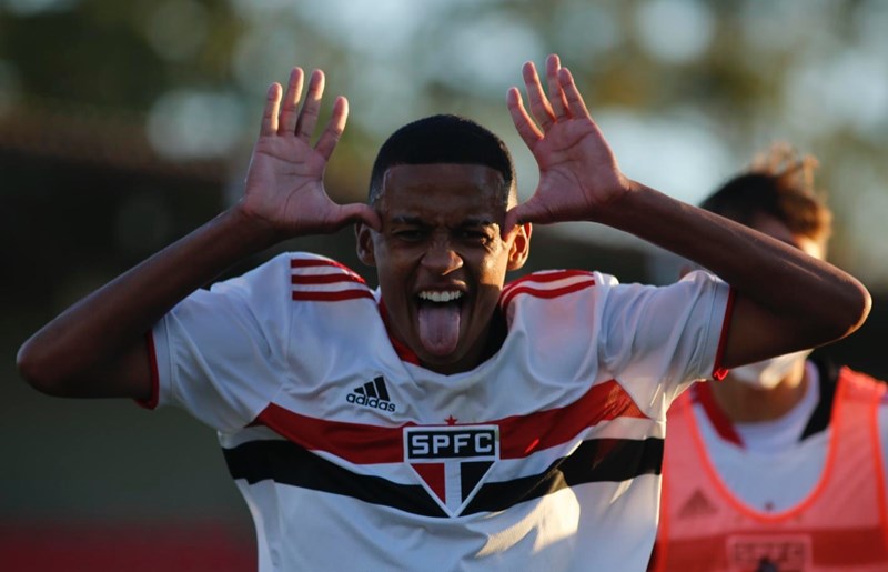 Caio, autor de dois gols do São Paulo na vitória sobre o Ceará, pelo Brasileiro Sub-17