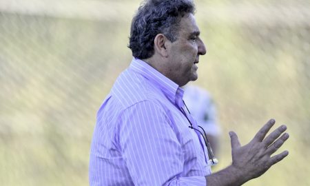 Salum evita pressa na busca pelo novo treinador do América-MG e fala sobre reforços