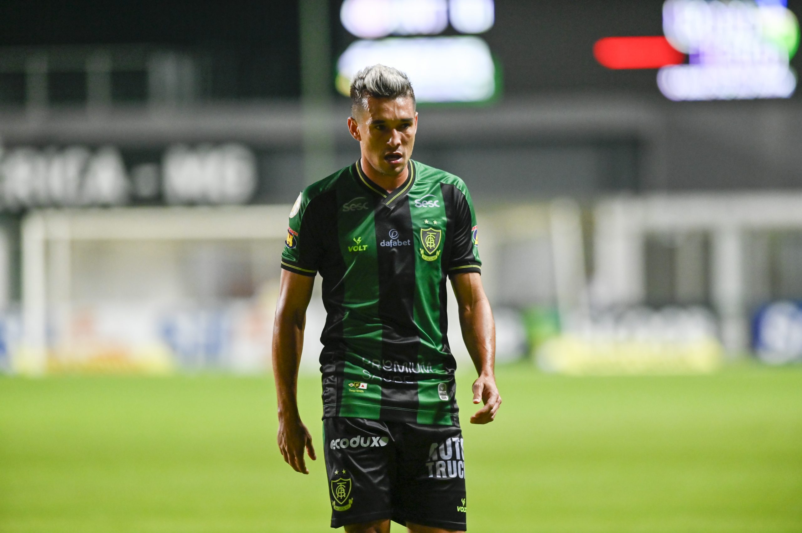 Juninho Valoura dispara contra arbitragem de América-MG e Internacional: ‘Eu devo ter ficado maluco’