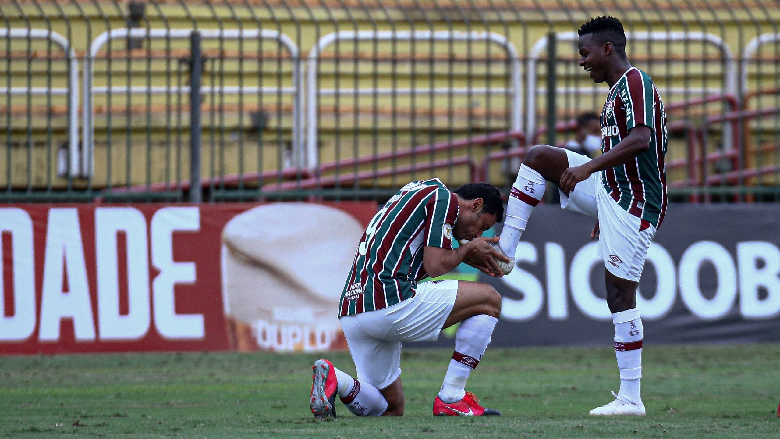 Atuações de Fred e Cazares tenta, mas Fluminense perde de goleada