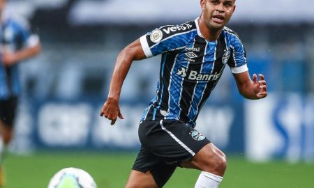 Alisson saiu do Cruzeiro em troca envolvendo o lateral-direito Edílson // Foto: Lucas Uebel/Grêmio/Divulgação