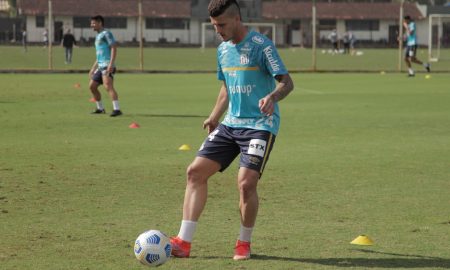 Danilo Boza é reforço do Santos