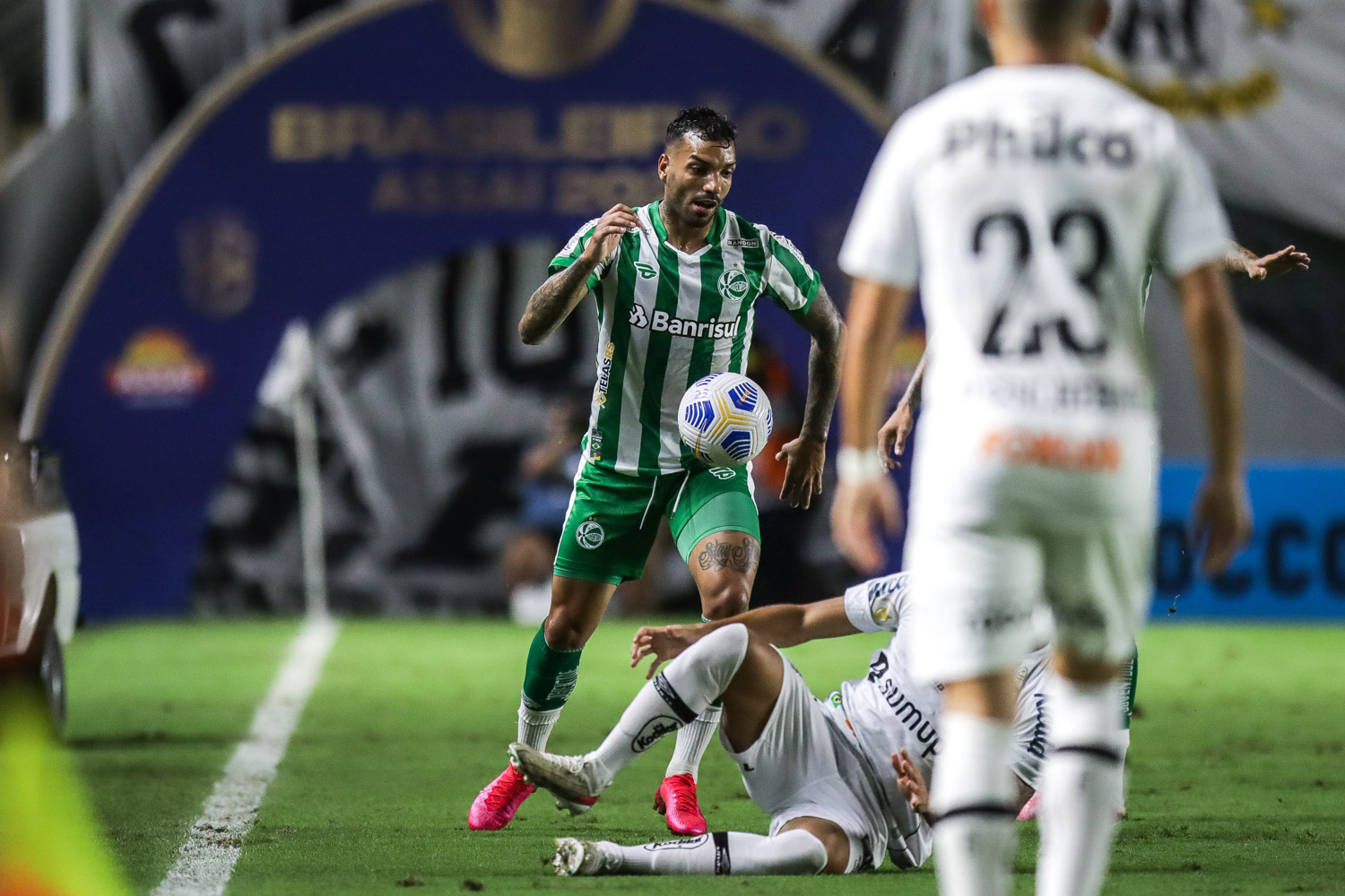 "Poucas equipes vão tirar pontos do Santos na Vila", afirma Marquinhos Santos