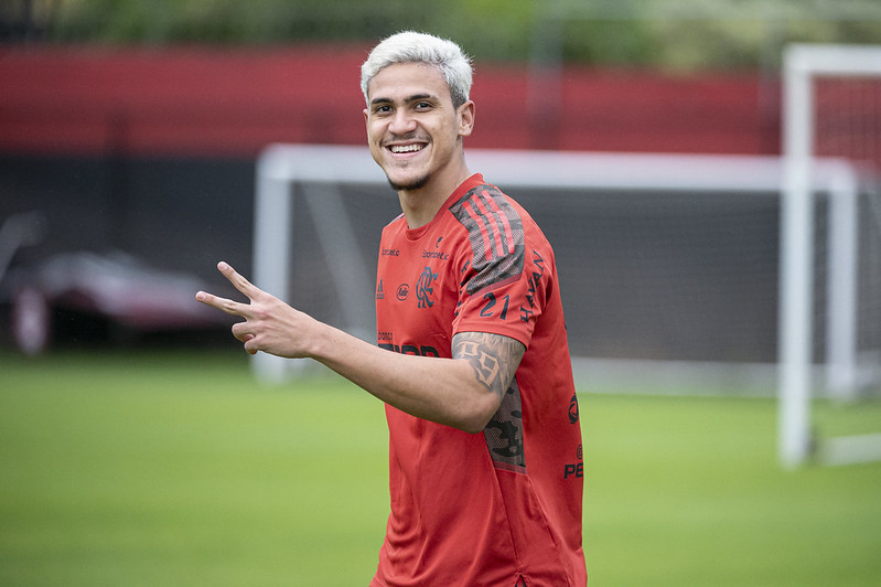 Pedro treina pelo Flamengo