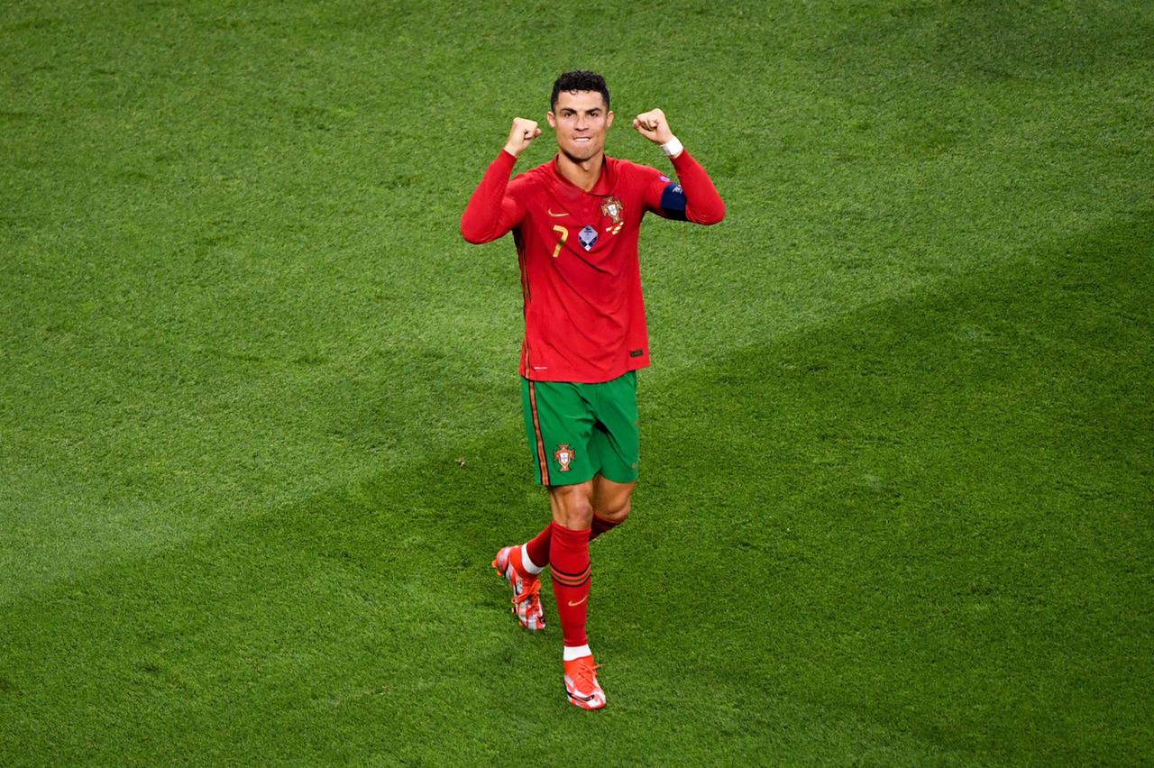 Cristiano Ronaldo se tornou maior artilheiro da história por seleções