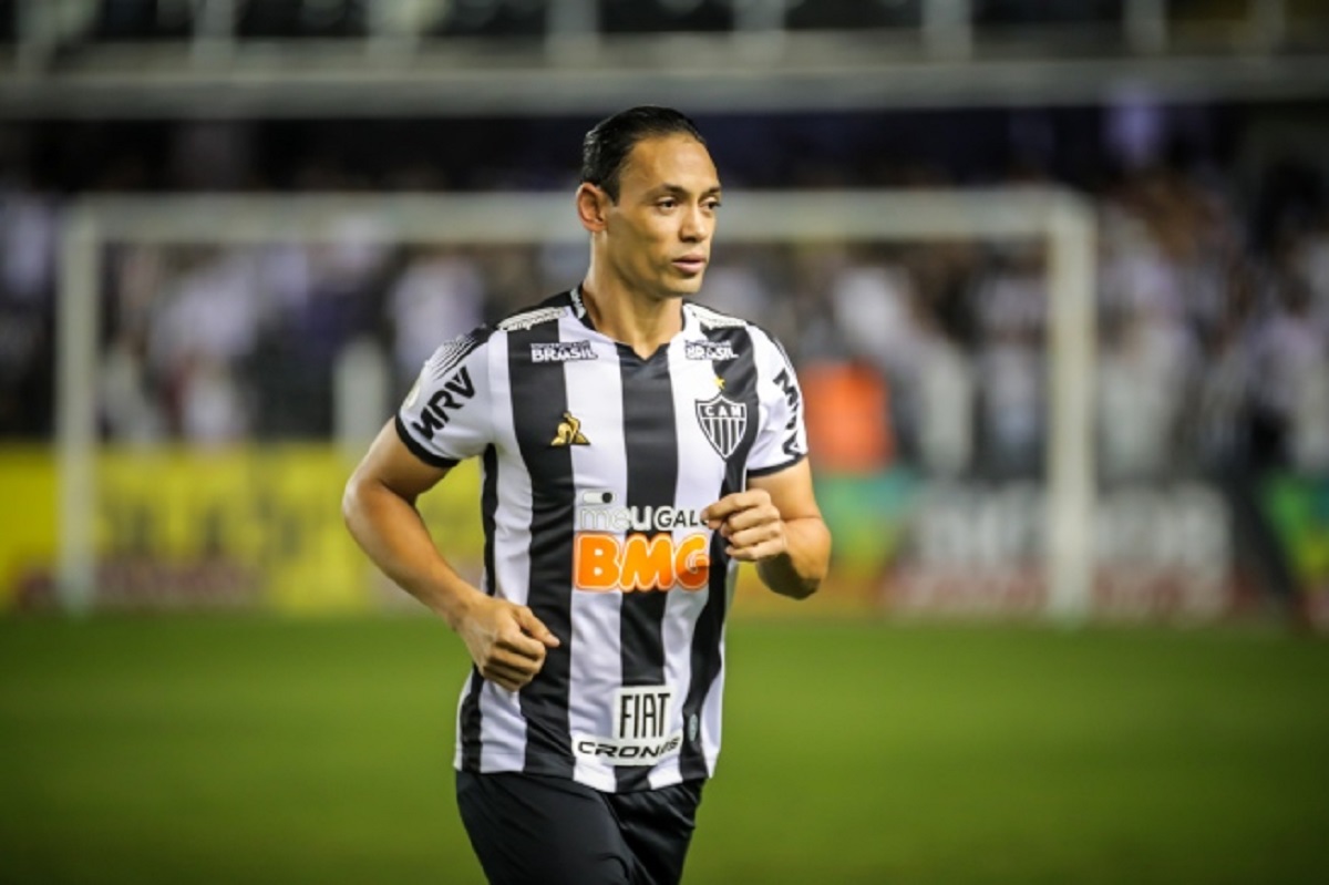 Ricardo Oliveira diz que Sampaoli o pediu para brigar com o Atlético-MG para se transferir ao Santos