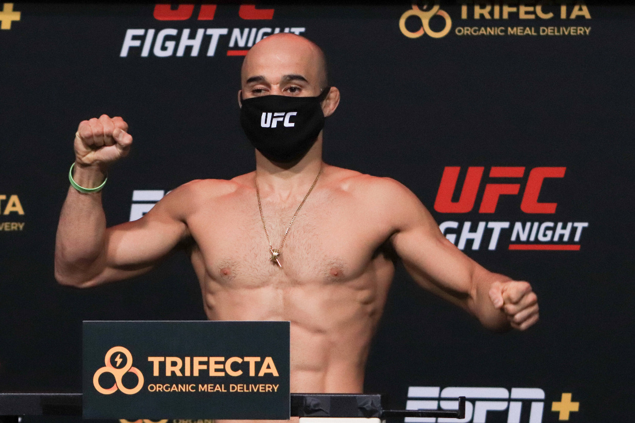 Marlon Moraes enfrenta Merab Dvalishvili no UFC 266