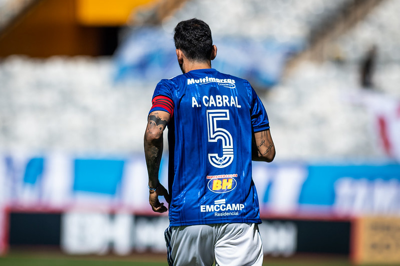 Caso entre em campo, Ariel Cabral se isolará em recorde histórico pelo Cruzeiro