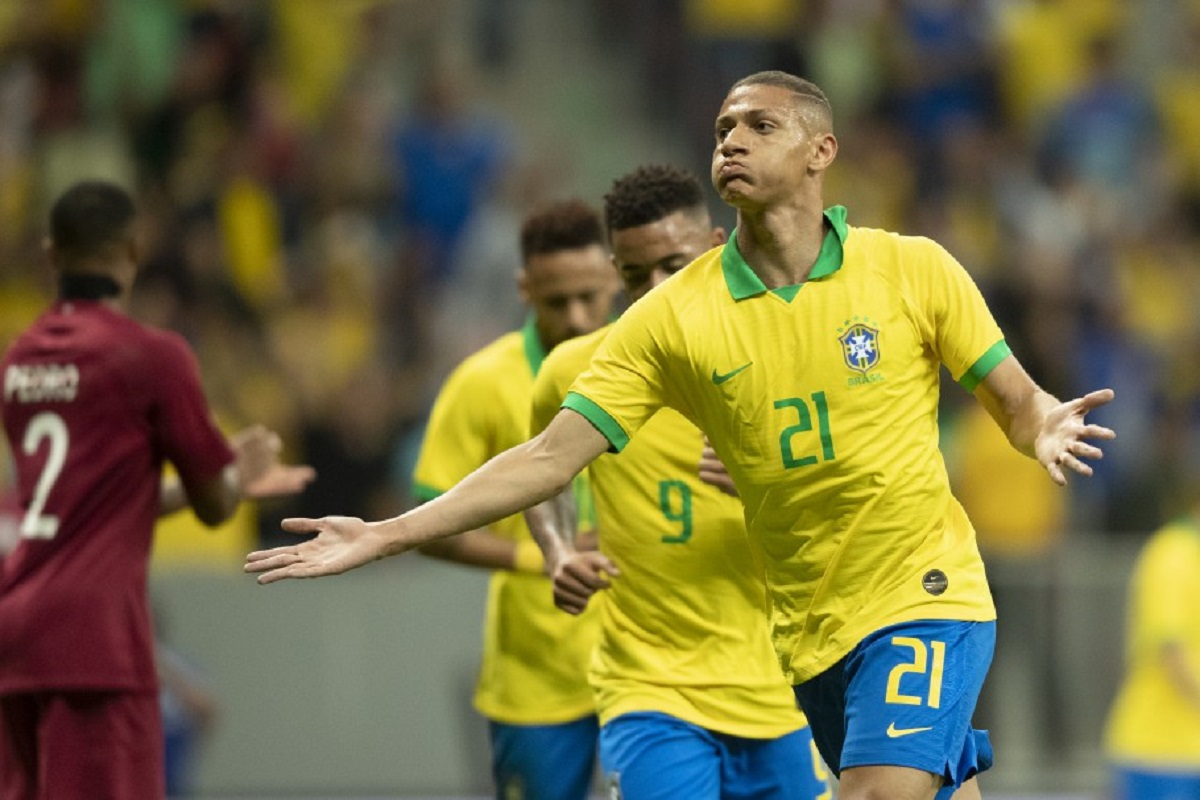 Seleção Brasileira recebe Equador em busca de manter 100% de aproveitamento em Porto Alegre disputando Eliminatórias