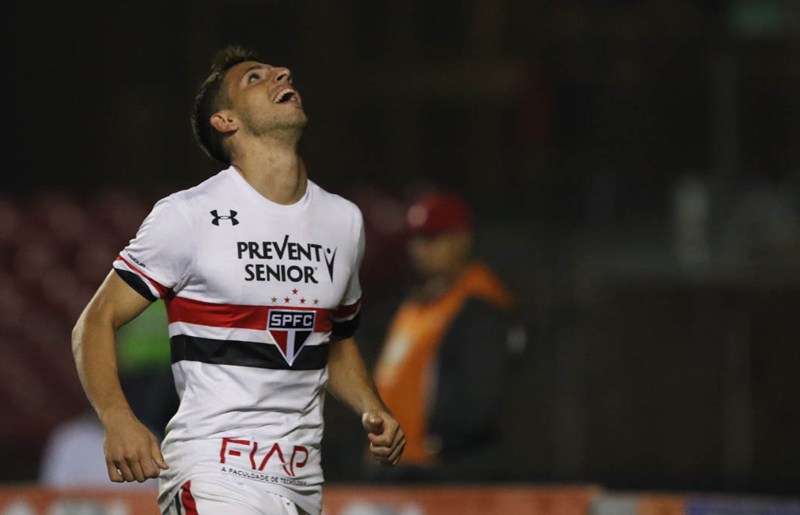 Calleri sinaliza e diz que aceita voltar a jogar pelo São Paulo