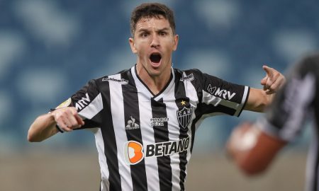 Com Nacho e Dodô, Atlético-MG viaja para Buenos Aires; quatro jogadores ficam em BH
