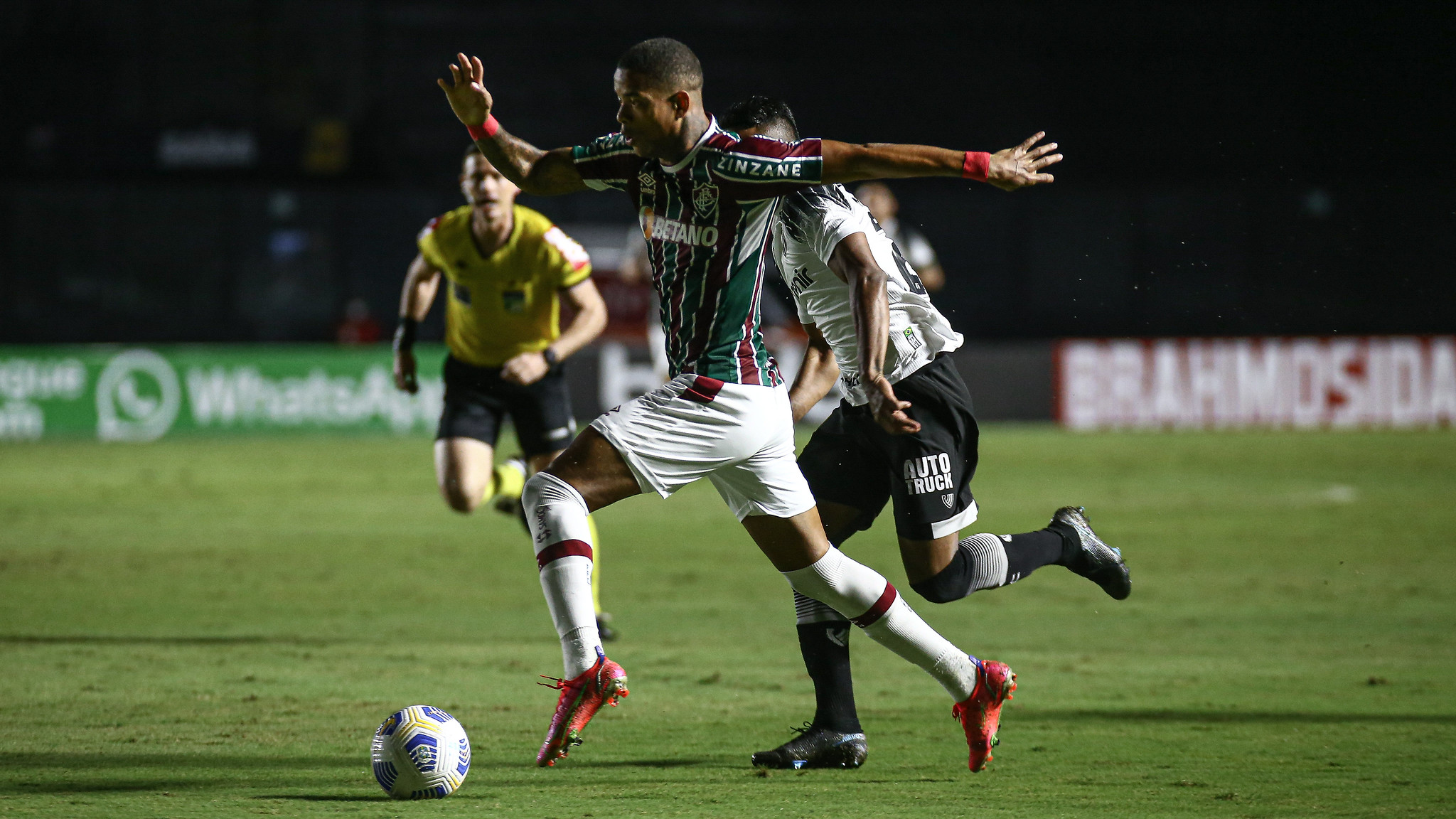 Em ascensão, Caio Paulista brilha pelo Fluminense