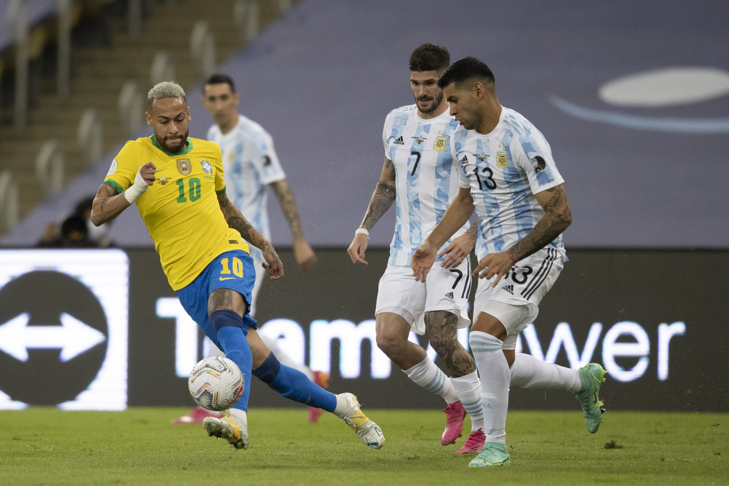 Brasil vê tabu ser quebrado e perde Copa América para Argentina