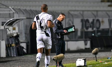 Lucas Cândido entra bem e pleiteia vaga entre os titulares da Ponte Preta