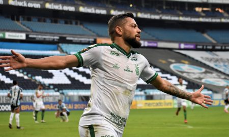 Com gol, Felipe Azevedo coloca América-MG na seleção da rodada do Brasileirão