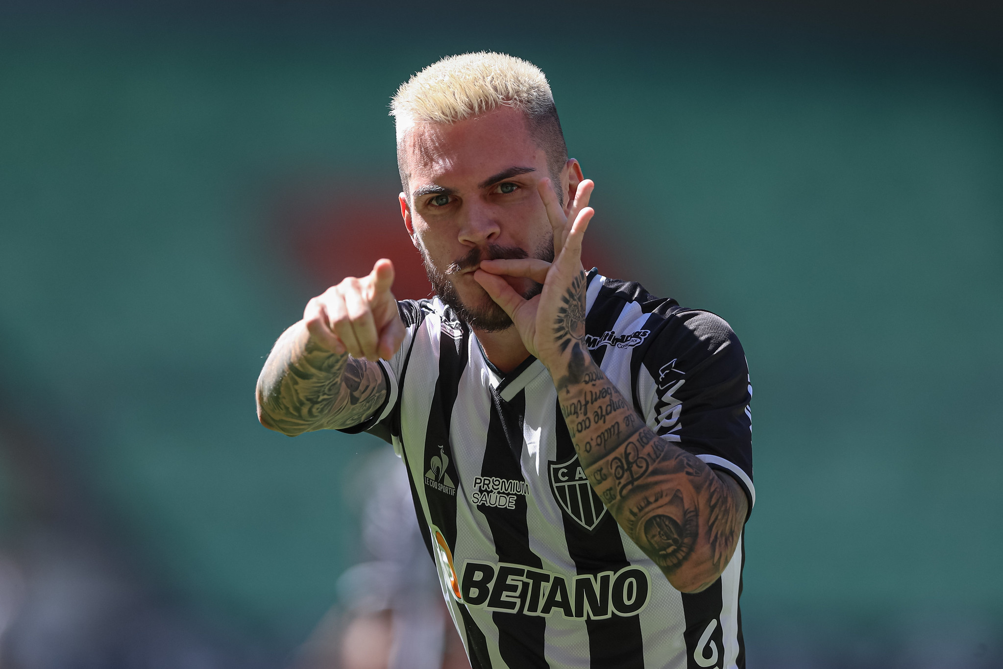 Nathan despista sobre comemoração polêmica e comemora oportunidades no Atlético-MG