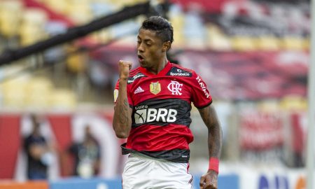 Bruno Henrique comemorando um de seus gols contra o São Paulo (Foto: Alexandre Vidal/Flamengo)