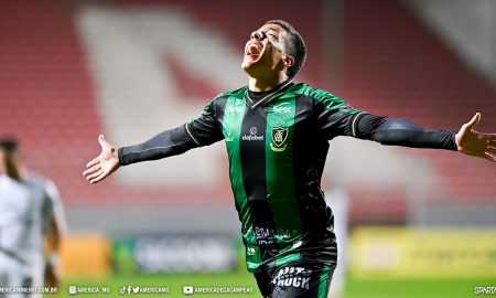 Cria do América-MG, Carlos Alberto fala sobre primeiro gol como profissional: ‘Sonhando há muito tempo’