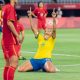 A atacante Bia Zaneratto comemora goleada do Brasil