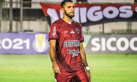 Edson Cariús celebra reestreia com vitória e liderança do Ferroviário na Série C