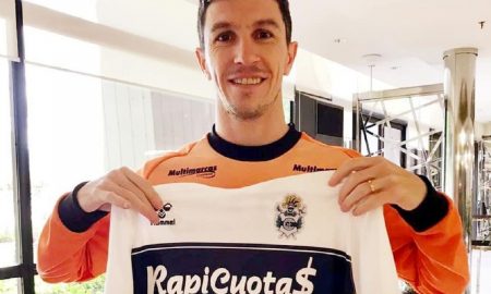 Foto de Nacho com camisa do Gimnasia pode custar multa de R$ 77 mil ao Atlético-MG