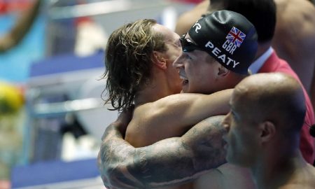 Britânicos batem recorde mundial e faturam ouro no revezamento misto 4x100m medley de natação