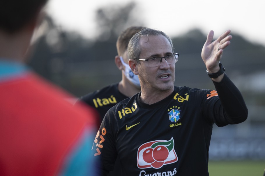 Corinthians tem dupla de jogadores chamada pelo técnico Dudu Patetuci