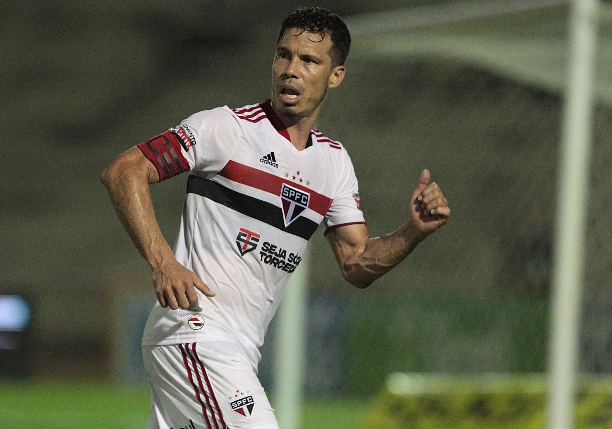 Hernanes, agora no Sport, reencontra o São Paulo pelo Brasileirão