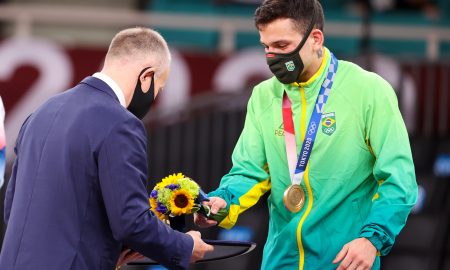 Olimpíadas: Flores presenteadas aos medalhistas carregam um forte significado para o Japão