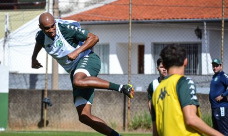 Daniel explica entrada de Carlão em vitória do Guarani: 'Ganhar a partida'