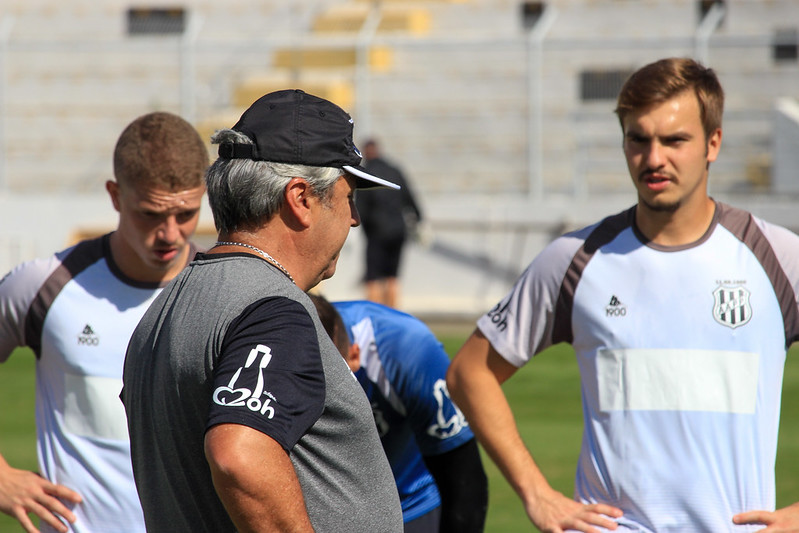 Ponte Preta encerra preparação para desafiar o Botafogo; veja escalação