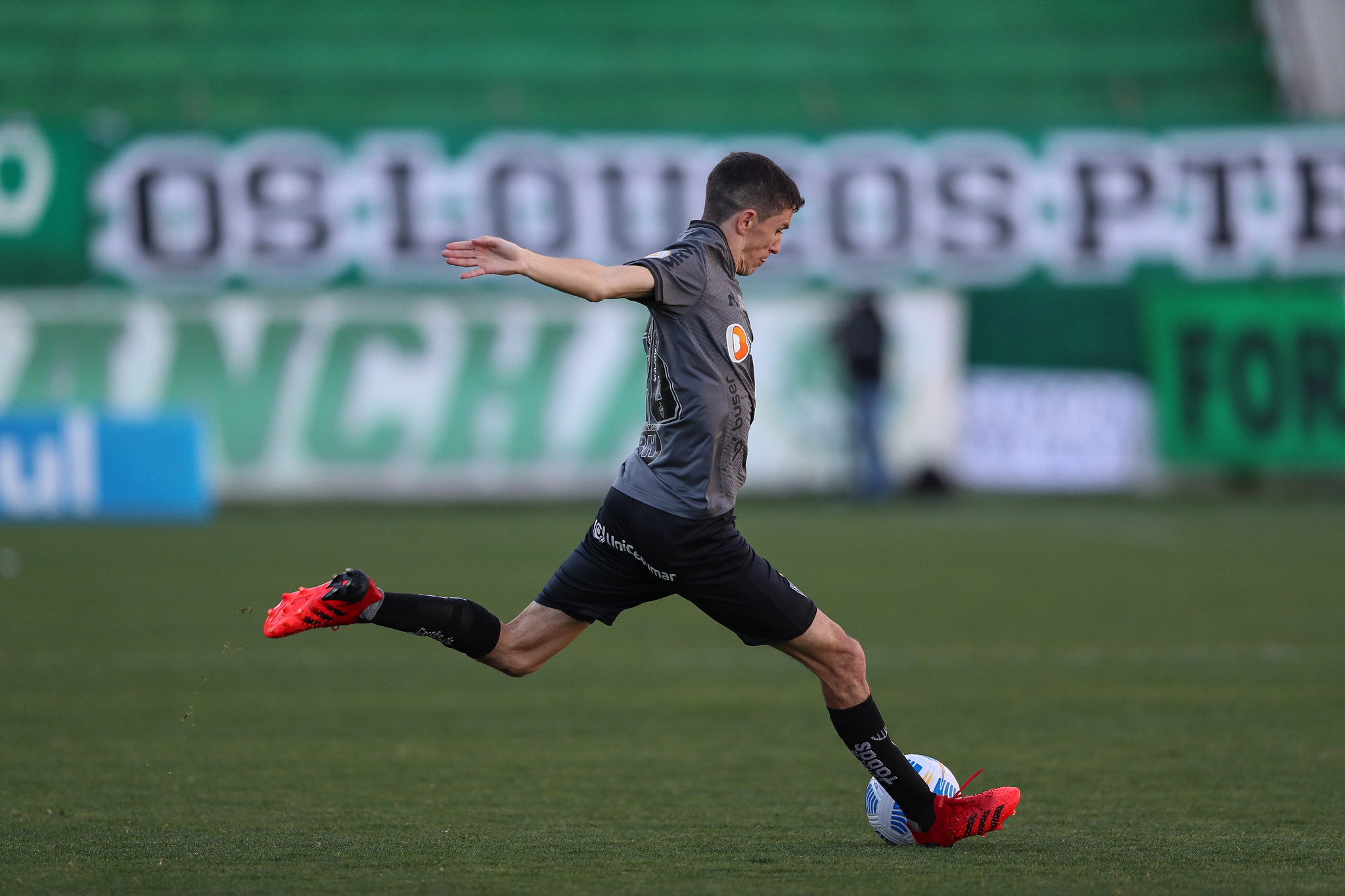 Caiu de produção? Cuca fala em recuperar Nacho do início da temporada