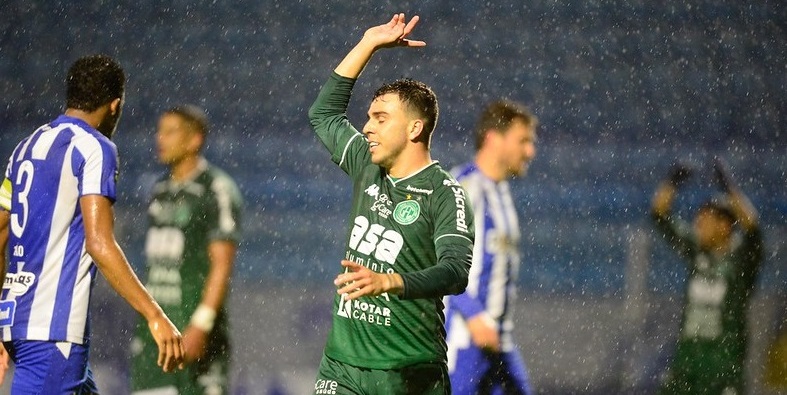 Lesão de Régis abre espaço para Andrigo entre os titulares no Guarani