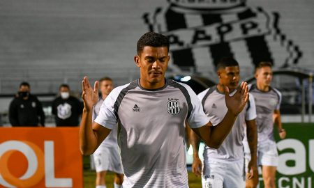 Kleina elogia atuação defensiva da Ponte contra o Confiança: 'Foi segura'