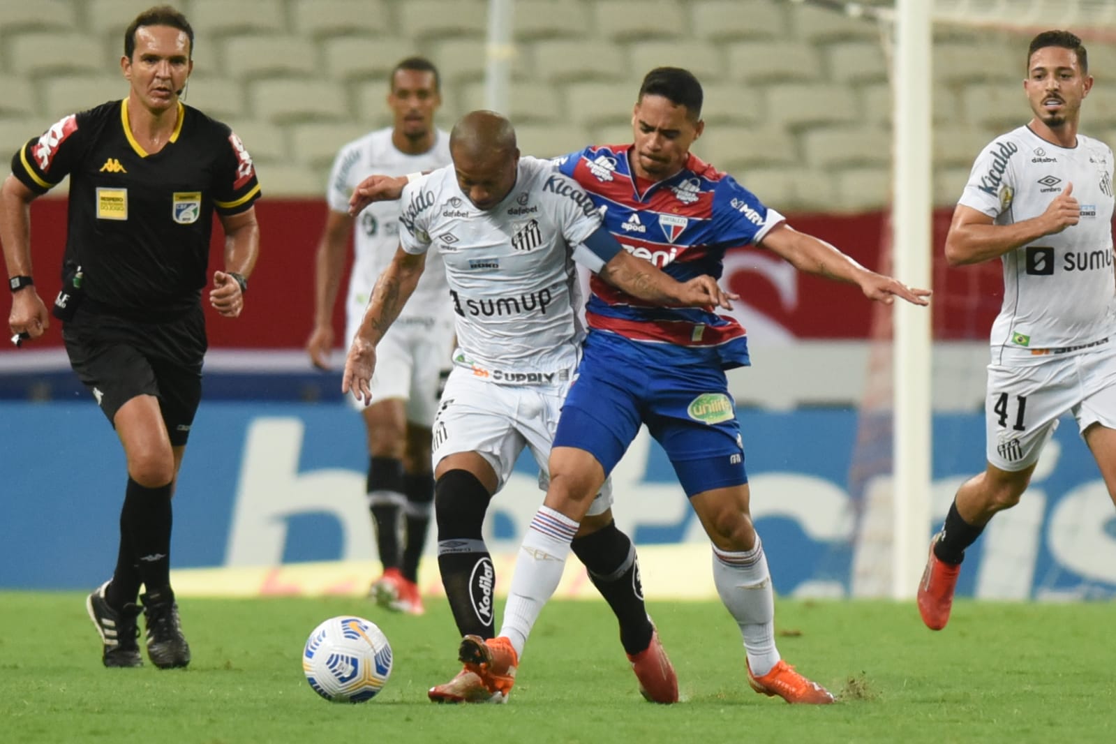 Santos fica no empate contra o Fortaleza e não consegue quebrar o tabu