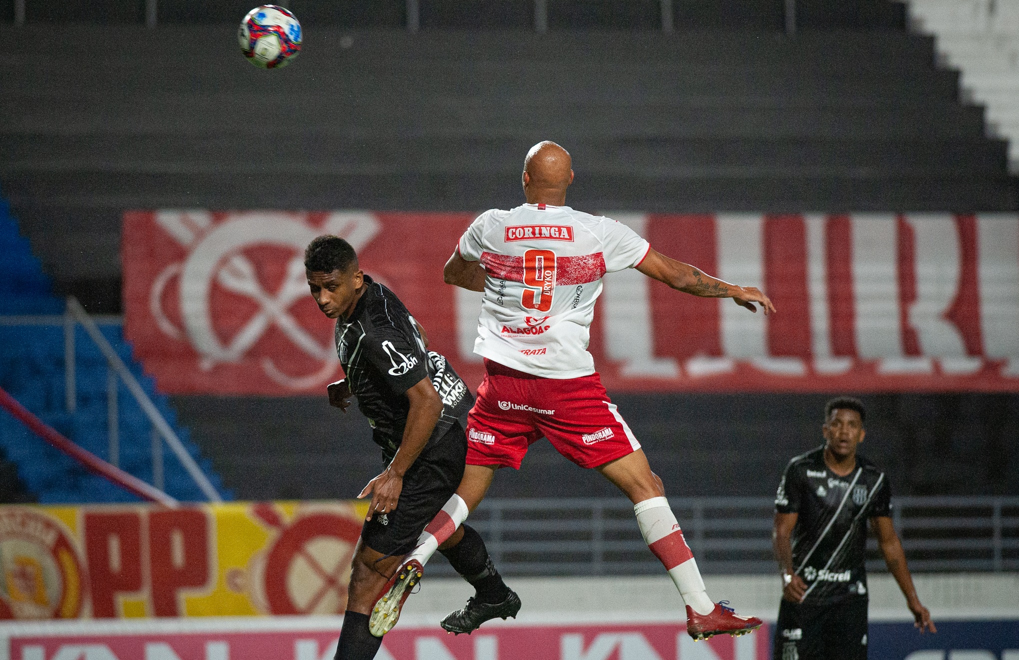 Do G4 ao Z4: números da Ponte Preta despencam em um ano na Série B