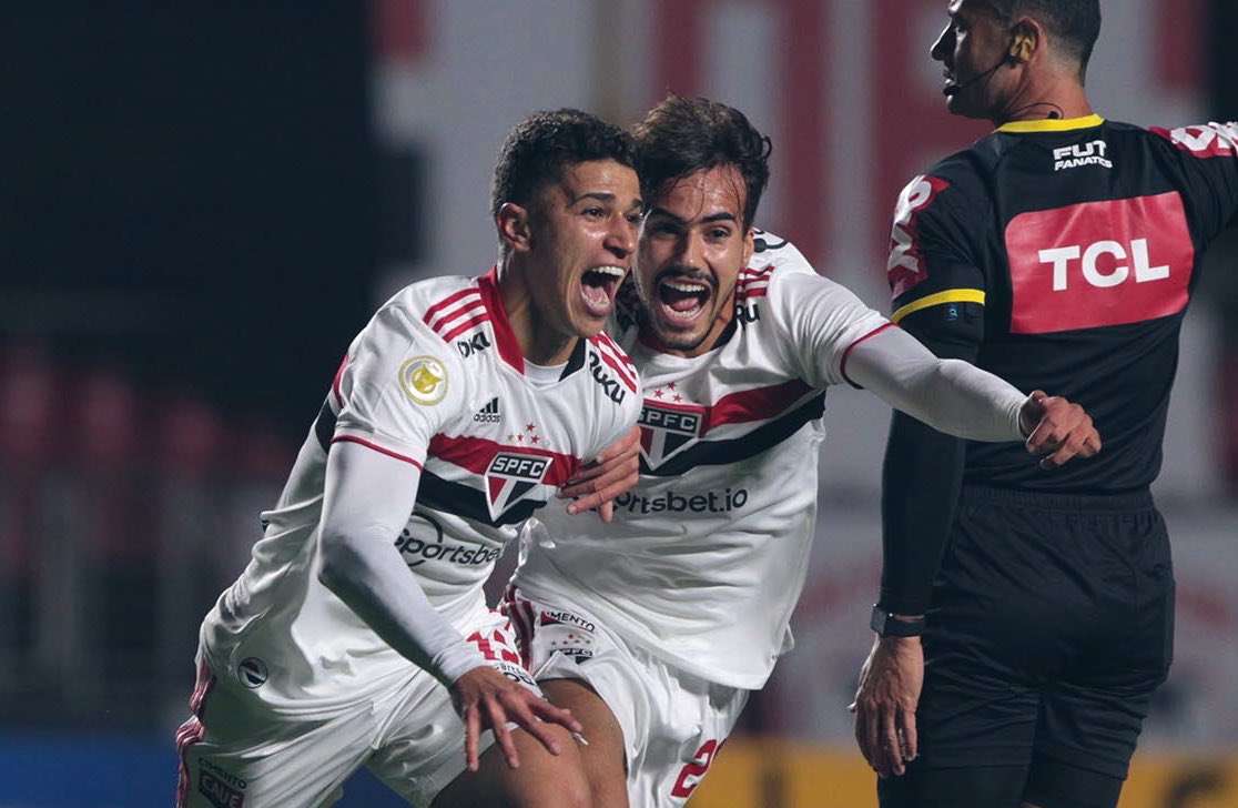 Com a vitória, São Paulo respira e chega com moral para decisão na Libertadores