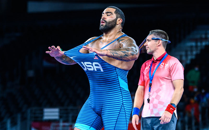 Wrestler russo é suspenso por quatro meses por usar camisa de teor político  em campeonato mundial - Surto Olímpico