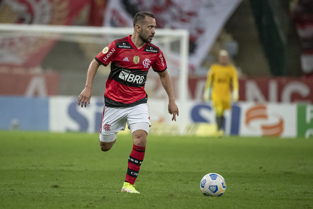 Everton Ribeiro garante que goleada sofrida pelo Flamengo não irá interferir na Libertadores: ‘Confiança lá em cima’