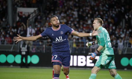 Mbappé decidiu para o PSG seguir invicto no campeonato francês