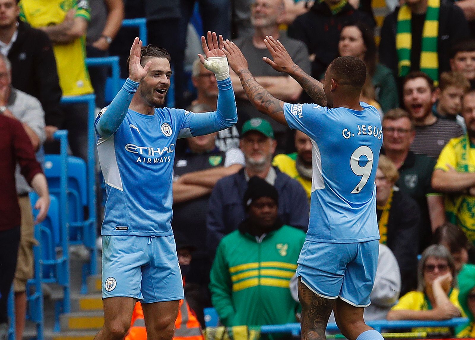 Em dia inspirado, City bate Norwich por 5 a 0, com assistências de Gabriel Jesus