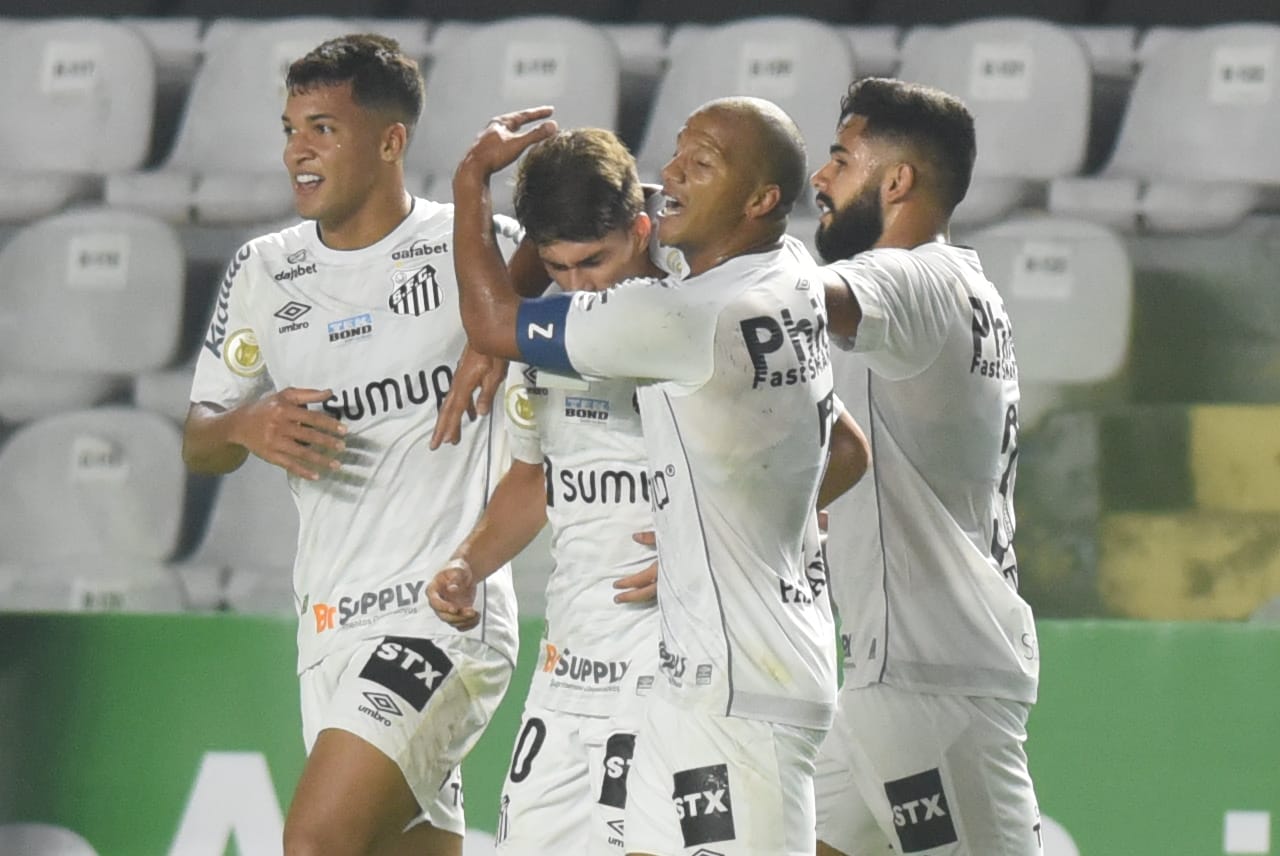 Santos sofre gol no final da partida e empata na Vila Belmiro