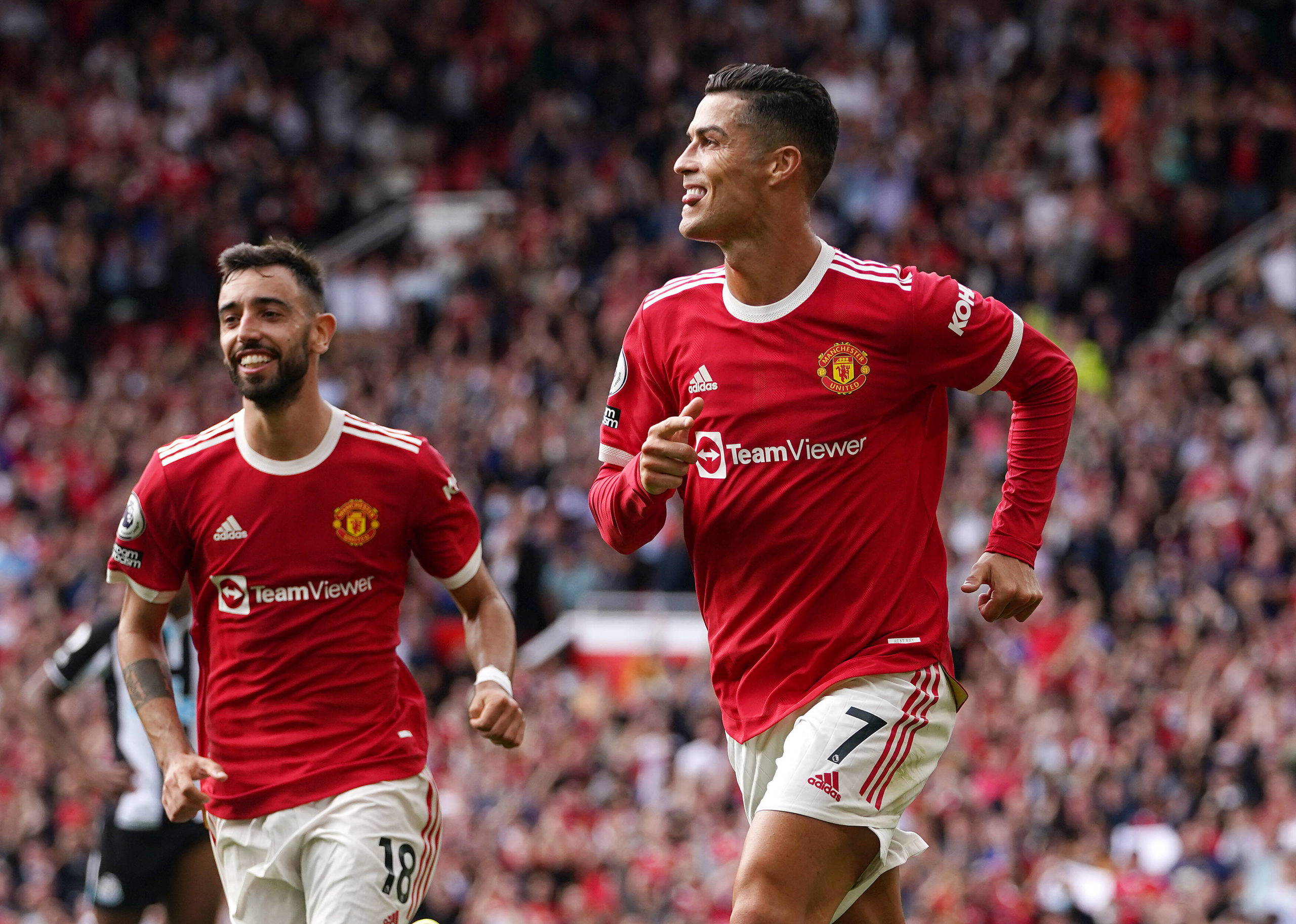 Cristiano Ronaldo brilha em seu retorno e Manchester United goleia  Newcastle pela Premier League - Esporte News Mundo