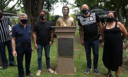 Novo busto do Corinthians tem três candidatos