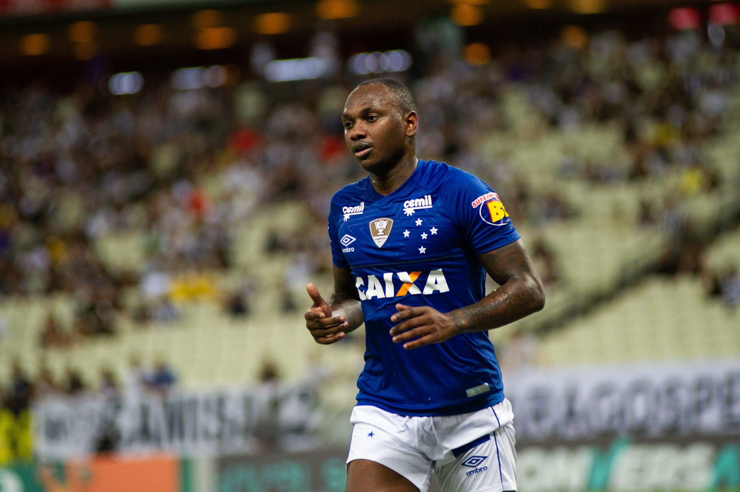 Sassá se recupera de lesão e volta para o futebol português; atacante não segue no Cruzeiro