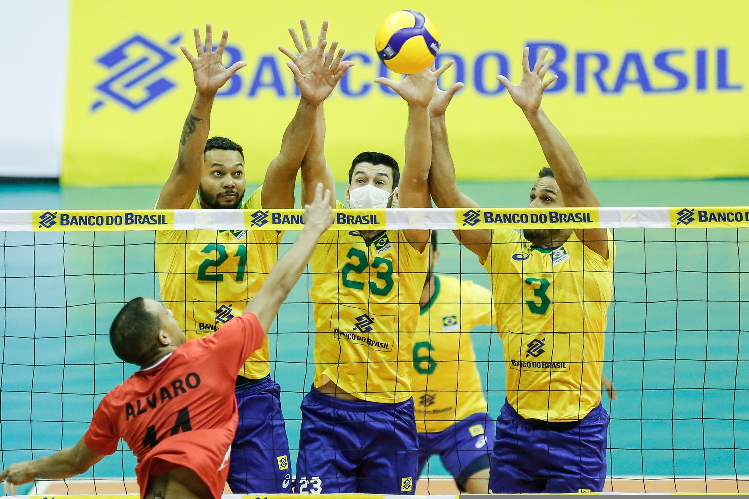 Vôlei: Caçula da seleção masculina, Adriano fala sobre a chance no time