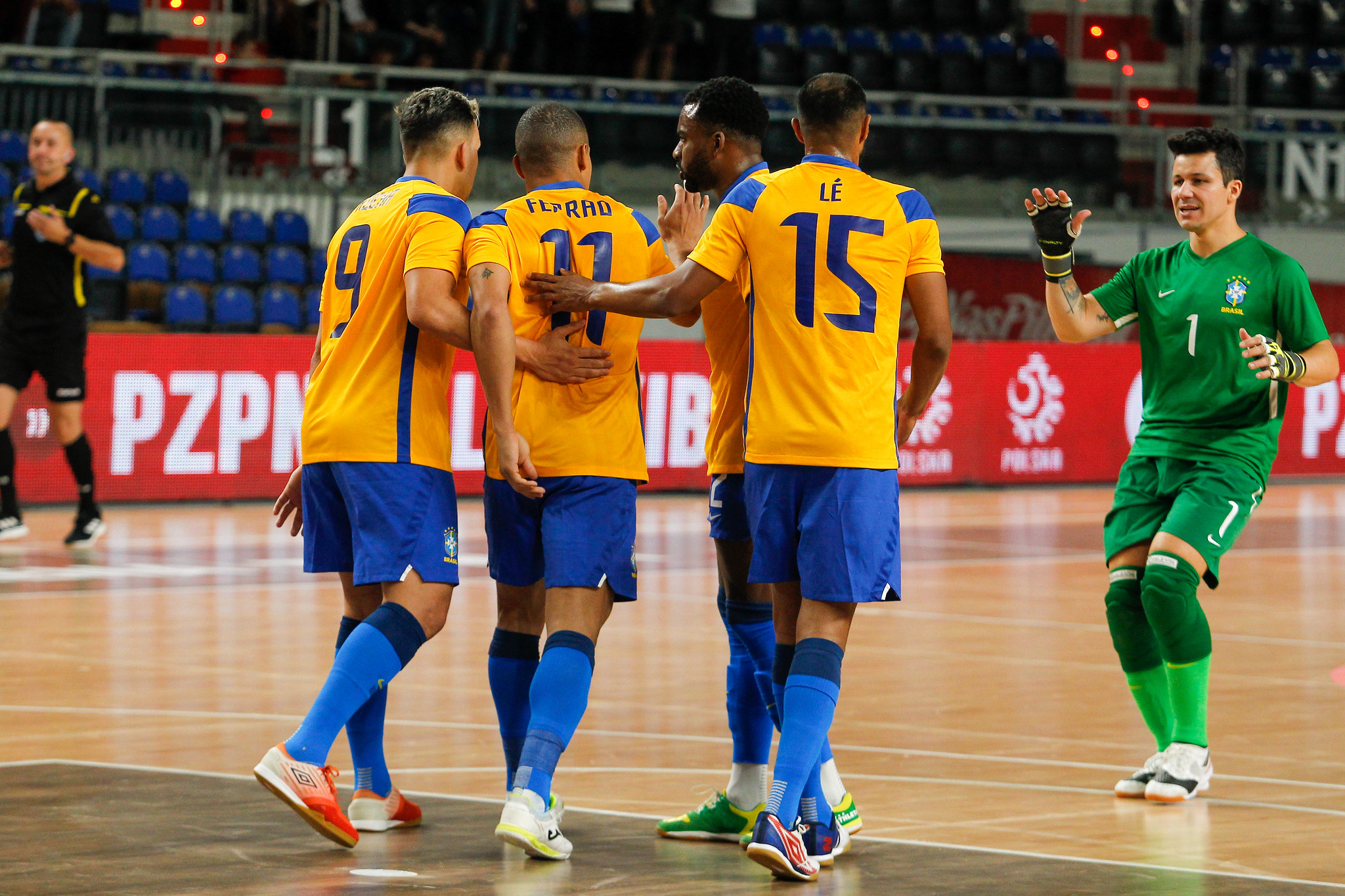 Seleção Brasileira de futsal faz dois jogos no Oeste do PR