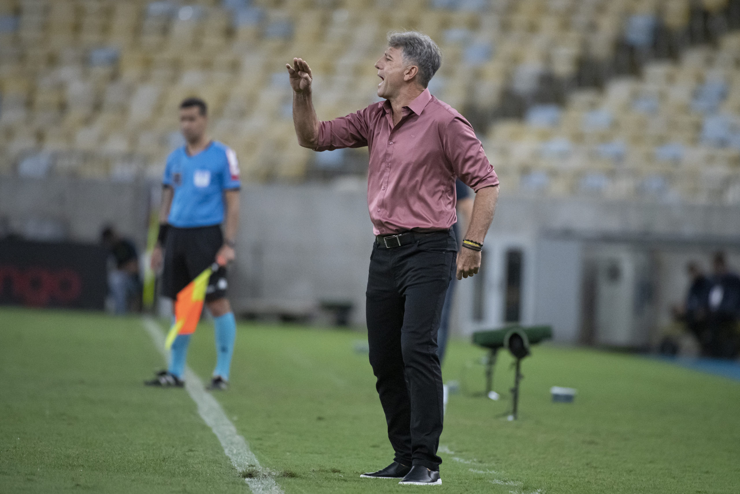 Renato Gaúcho durante jogo contra o Cuiabá